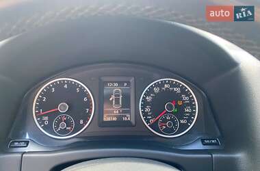 Внедорожник / Кроссовер Volkswagen Tiguan 2016 в 