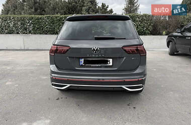 Позашляховик / Кросовер Volkswagen Tiguan 2024 в 