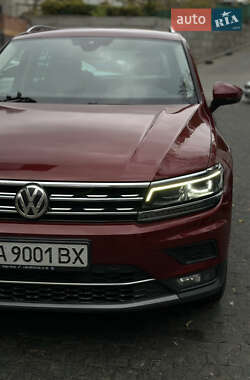 Внедорожник / Кроссовер Volkswagen Tiguan 2019 в 