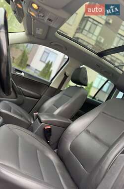 Внедорожник / Кроссовер Volkswagen Tiguan 2016 в 