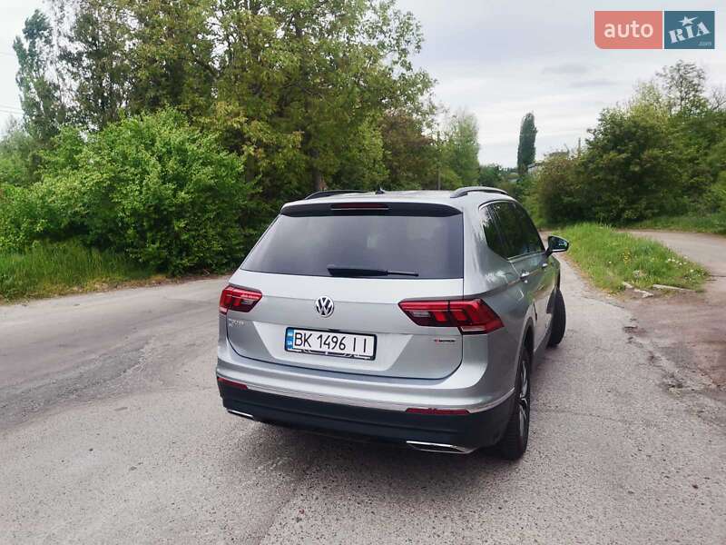 Внедорожник / Кроссовер Volkswagen Tiguan 2020 в Ровно