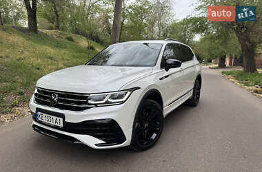 Позашляховик / Кросовер Volkswagen Tiguan 2023 в 