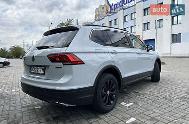 Позашляховик / Кросовер Volkswagen Tiguan 2018 в 