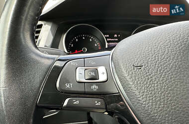 Позашляховик / Кросовер Volkswagen Tiguan 2018 в 