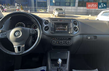 Позашляховик / Кросовер Volkswagen Tiguan 2016 в 