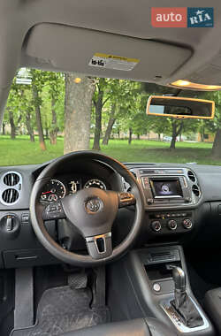 Внедорожник / Кроссовер Volkswagen Tiguan 2016 в 