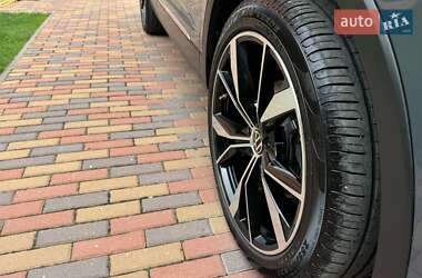 Внедорожник / Кроссовер Volkswagen Tiguan 2021 в 