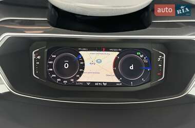 Внедорожник / Кроссовер Volkswagen Tiguan 2021 в 