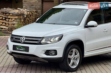 Позашляховик / Кросовер Volkswagen Tiguan 2015 в 