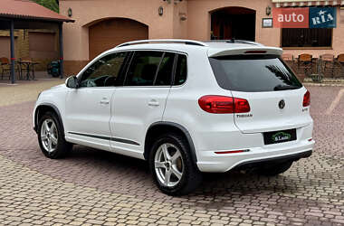 Позашляховик / Кросовер Volkswagen Tiguan 2015 в 