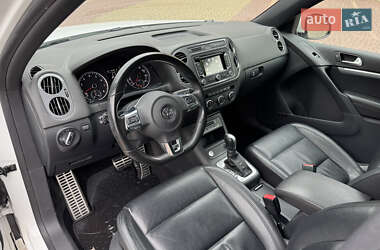 Позашляховик / Кросовер Volkswagen Tiguan 2015 в 