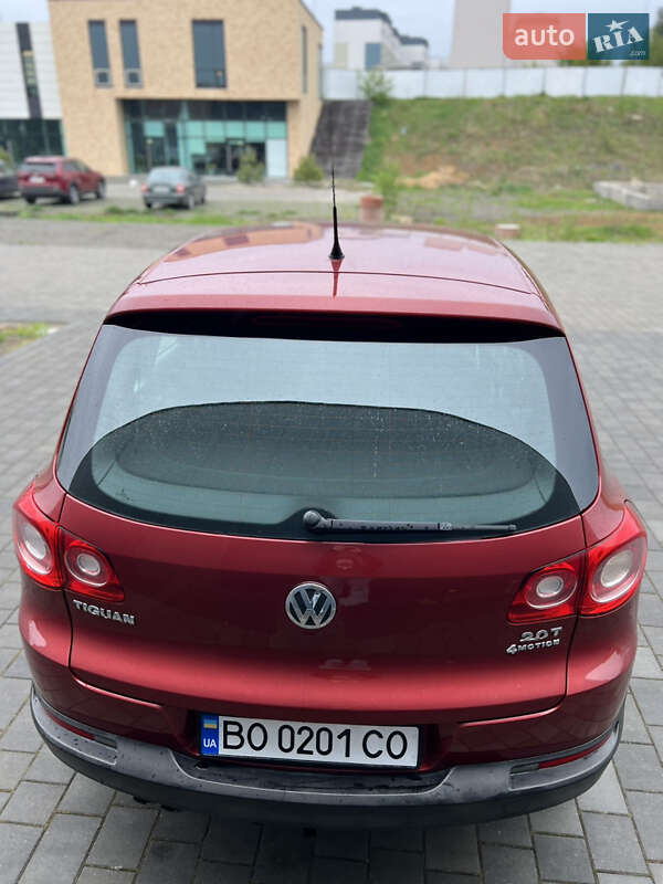 Внедорожник / Кроссовер Volkswagen Tiguan 2010 в Хмельницком