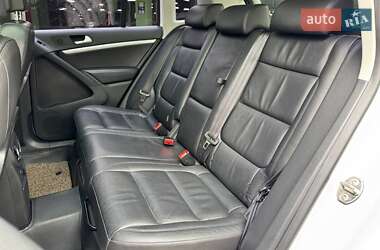 Позашляховик / Кросовер Volkswagen Tiguan 2015 в 