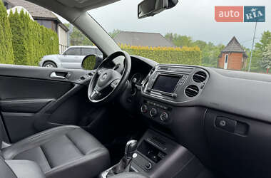 Внедорожник / Кроссовер Volkswagen Tiguan 2017 в 
