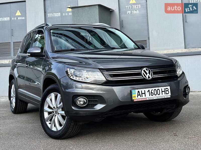 Внедорожник / Кроссовер Volkswagen Tiguan 2011 в 