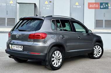 Внедорожник / Кроссовер Volkswagen Tiguan 2011 в 
