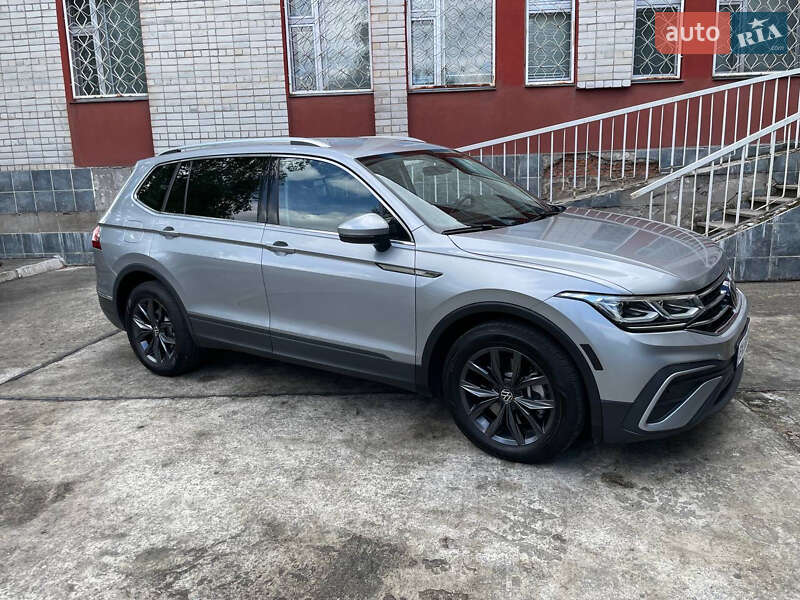 Позашляховик / Кросовер Volkswagen Tiguan 2023 в Нетішині