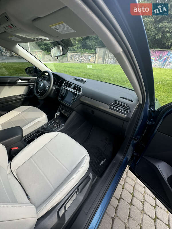 Внедорожник / Кроссовер Volkswagen Tiguan 2019 в Львове