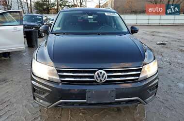 Позашляховик / Кросовер Volkswagen Tiguan 2021 в 