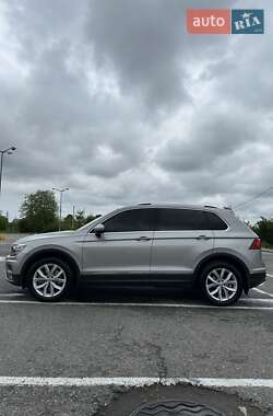 Позашляховик / Кросовер Volkswagen Tiguan 2019 в 