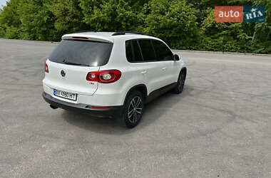 Внедорожник / Кроссовер Volkswagen Tiguan 2010 в 