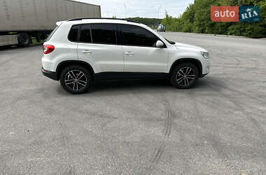 Внедорожник / Кроссовер Volkswagen Tiguan 2010 в 