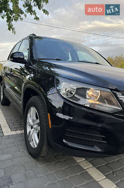 Внедорожник / Кроссовер Volkswagen Tiguan 2016 в 