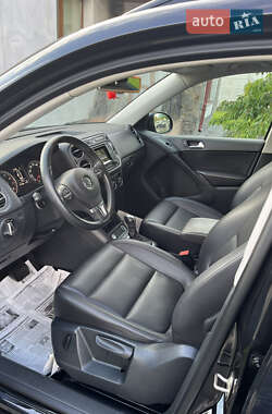 Внедорожник / Кроссовер Volkswagen Tiguan 2016 в 