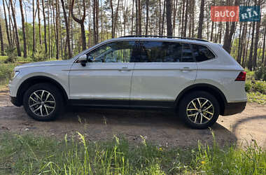 Позашляховик / Кросовер Volkswagen Tiguan 2018 в 