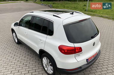 Позашляховик / Кросовер Volkswagen Tiguan 2015 в 