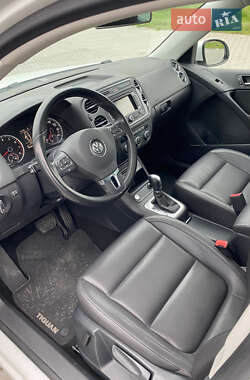 Позашляховик / Кросовер Volkswagen Tiguan 2015 в 