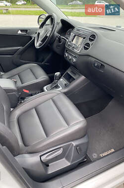 Позашляховик / Кросовер Volkswagen Tiguan 2015 в 