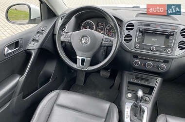 Позашляховик / Кросовер Volkswagen Tiguan 2015 в 