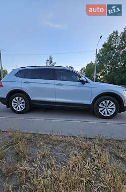 Внедорожник / Кроссовер Volkswagen Tiguan 2018 в Сумах
