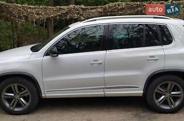 Внедорожник / Кроссовер Volkswagen Tiguan 2016 в 