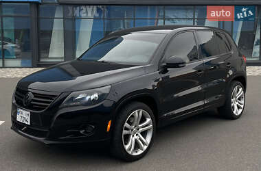 Внедорожник / Кроссовер Volkswagen Tiguan 2010 в Киеве