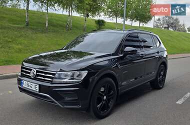 Внедорожник / Кроссовер Volkswagen Tiguan 2017 в Киеве