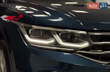 Позашляховик / Кросовер Volkswagen Tiguan 2021 в 
