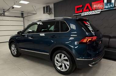 Позашляховик / Кросовер Volkswagen Tiguan 2021 в 