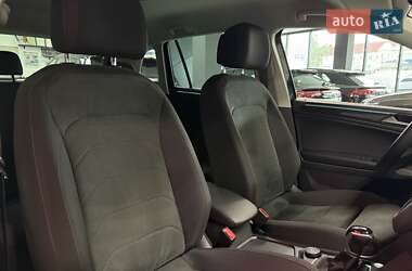 Позашляховик / Кросовер Volkswagen Tiguan 2021 в 