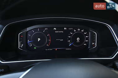 Внедорожник / Кроссовер Volkswagen Tiguan 2019 в 