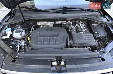 Внедорожник / Кроссовер Volkswagen Tiguan 2019 в 