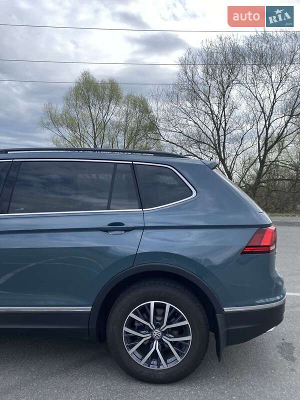 Внедорожник / Кроссовер Volkswagen Tiguan 2020 в Киеве