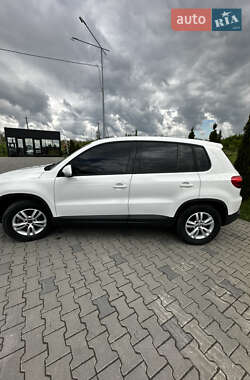 Позашляховик / Кросовер Volkswagen Tiguan 2013 в 