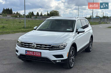 Внедорожник / Кроссовер Volkswagen Tiguan 2018 в Львове