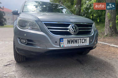 Позашляховик / Кросовер Volkswagen Tiguan 2010 в 
