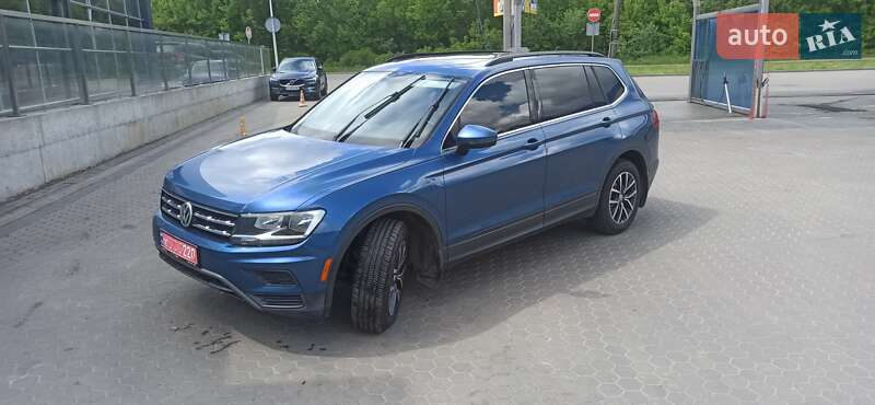 Позашляховик / Кросовер Volkswagen Tiguan 2018 в 