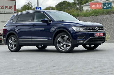Внедорожник / Кроссовер Volkswagen Tiguan 2021 в 