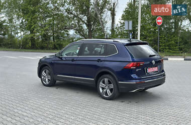 Внедорожник / Кроссовер Volkswagen Tiguan 2021 в 