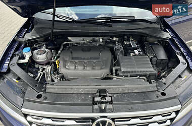 Внедорожник / Кроссовер Volkswagen Tiguan 2021 в 